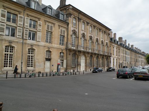  alignement d'immeubles, place de la Carrière